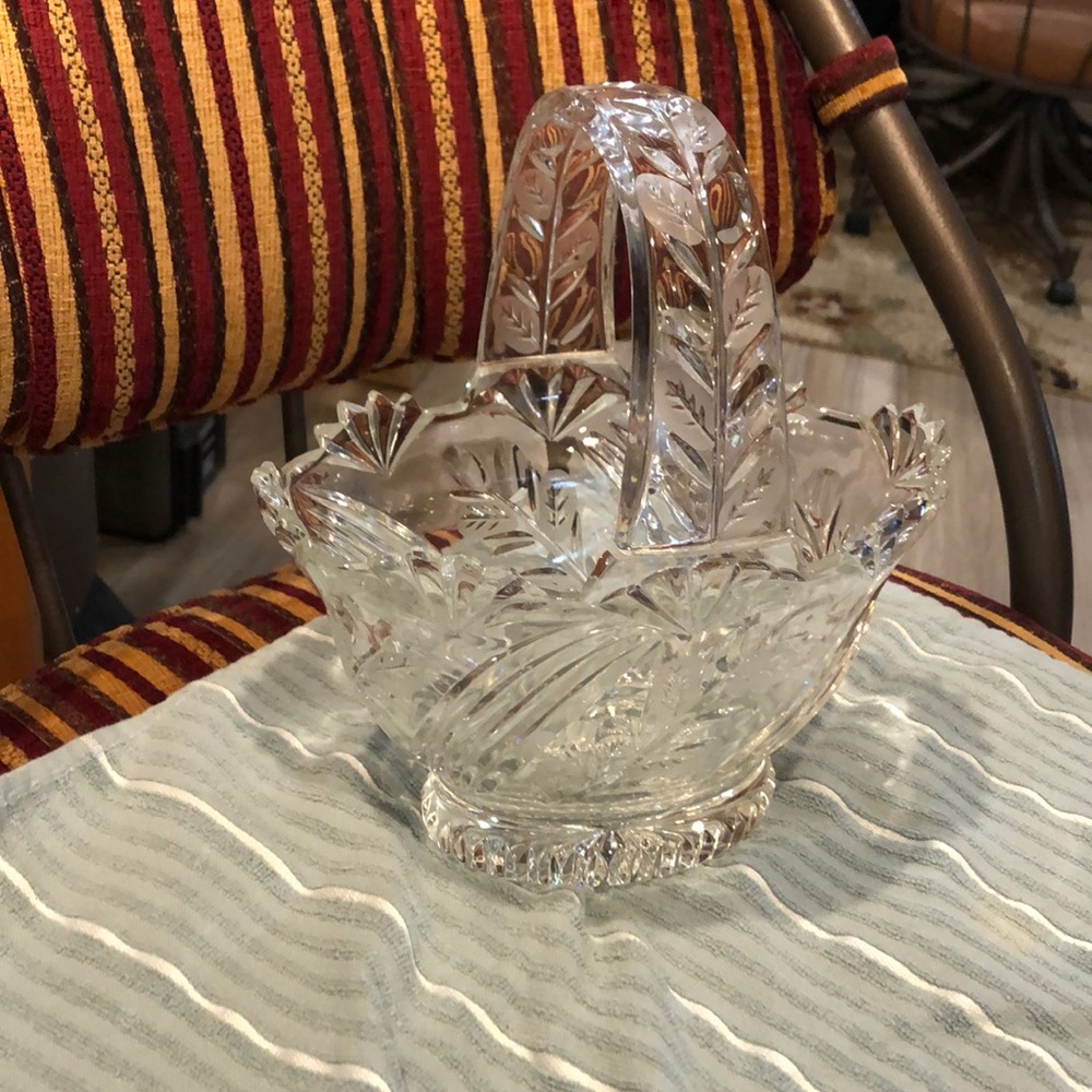 Glass cut basket